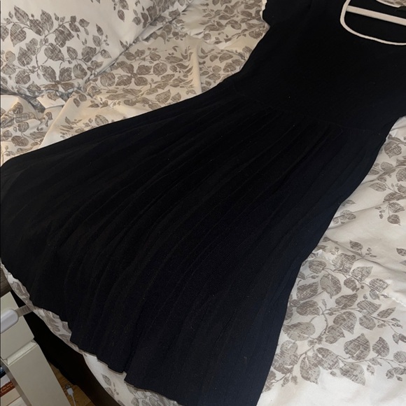 Black Dress with White Accents - Picture 4 of 7